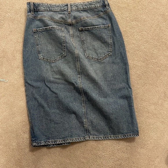 BNWT Denim pencil skirt - Picture 3 of 3
